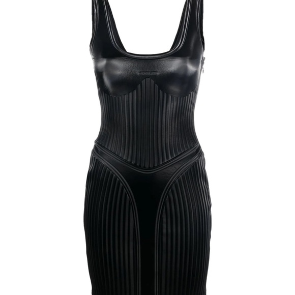 Black Sleeveless Bodycon Dress